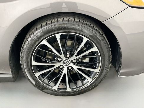 Used 2020 Toyota Camry SE image 33