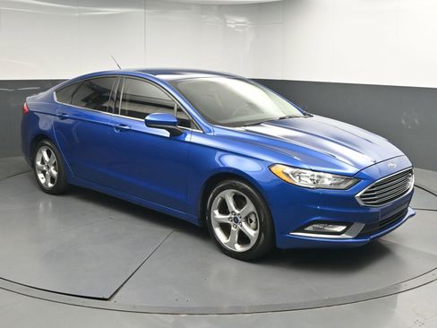 Used 2017 Ford Fusion SE w/ Equipment Group 201A FWD image 1