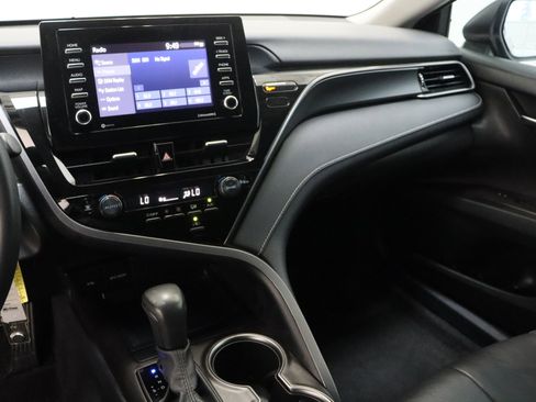 Used 2023 Toyota Camry SE FWD image 16