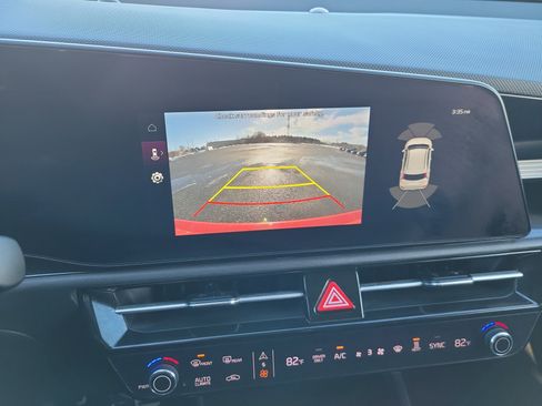 Used 2024 Kia Niro Wave w/ Wave Preserve Package image 26