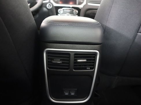 Used 2023 Chrysler 300 Touring w/ Sport Appearance Package image 44