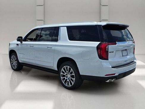 Used 2026 GMC Yukon XL Denali w/ Sun & Power Step Package AWD/4WD image 3