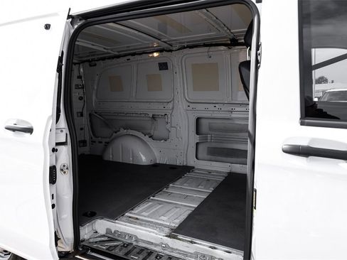 Used 2023 Mercedes-Benz Metris image 35