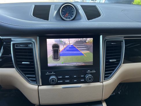 Used 2017 Porsche Macan S image 27