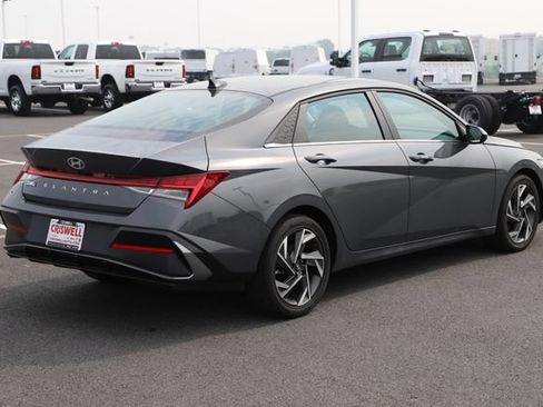 Used 2025 Hyundai Elantra SEL FWD image 6