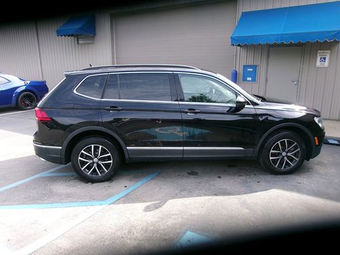 Used 2021 Volkswagen Tiguan SE AWD/4WD image 7