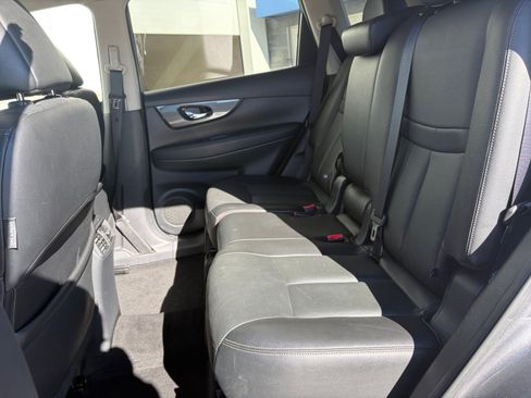 Used 2016 Nissan Rogue SL FWD image 26
