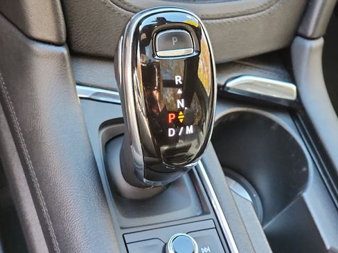 Used 2020 Cadillac XT6 Premium Luxury image 16