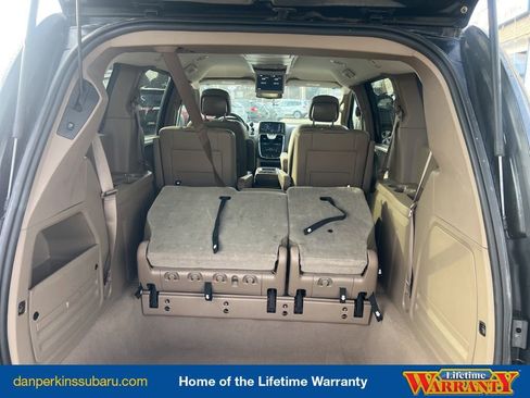 Used 2016 Chrysler Town & Country Touring image 51