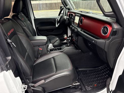 Used 2018 Jeep Wrangler Rubicon AWD/4WD image 32
