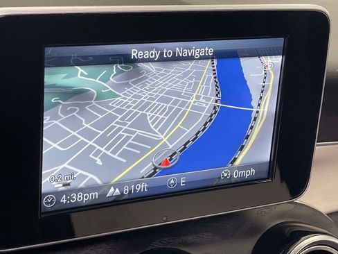 Used 2019 Mercedes-Benz GLC 300 4MATIC image 28