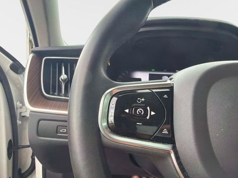 Certified 2024 Volvo XC60 B5 Plus w/ Protection Package Premier AWD/4WD image 27