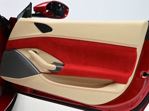 Used 2023 Ferrari Portofino M RWD image 27