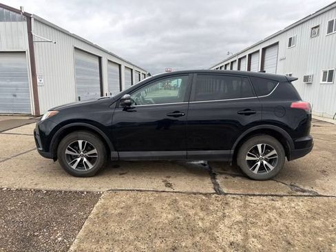 Used 2018 Toyota RAV4 XLE AWD/4WD image 8