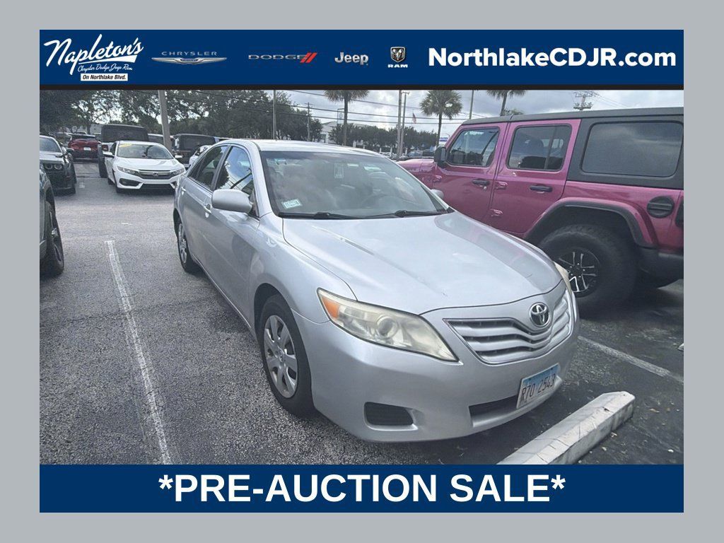 Used 2011 Toyota Camry LE FWD image 1