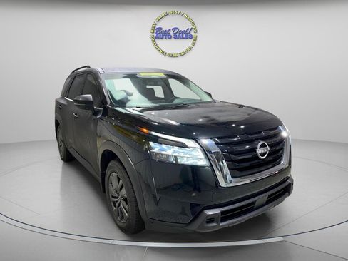 Used 2022 Nissan Pathfinder SV w/ SV Premium Package AWD/4WD image 4