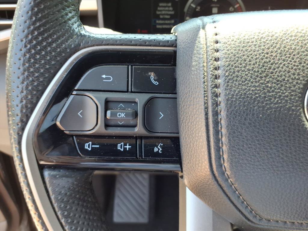Used 2024 Toyota Tundra Limited AWD/4WD image 14