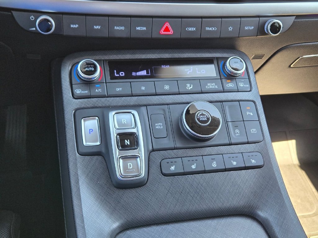 Certified 2024 Hyundai Palisade Limited FWD image 31