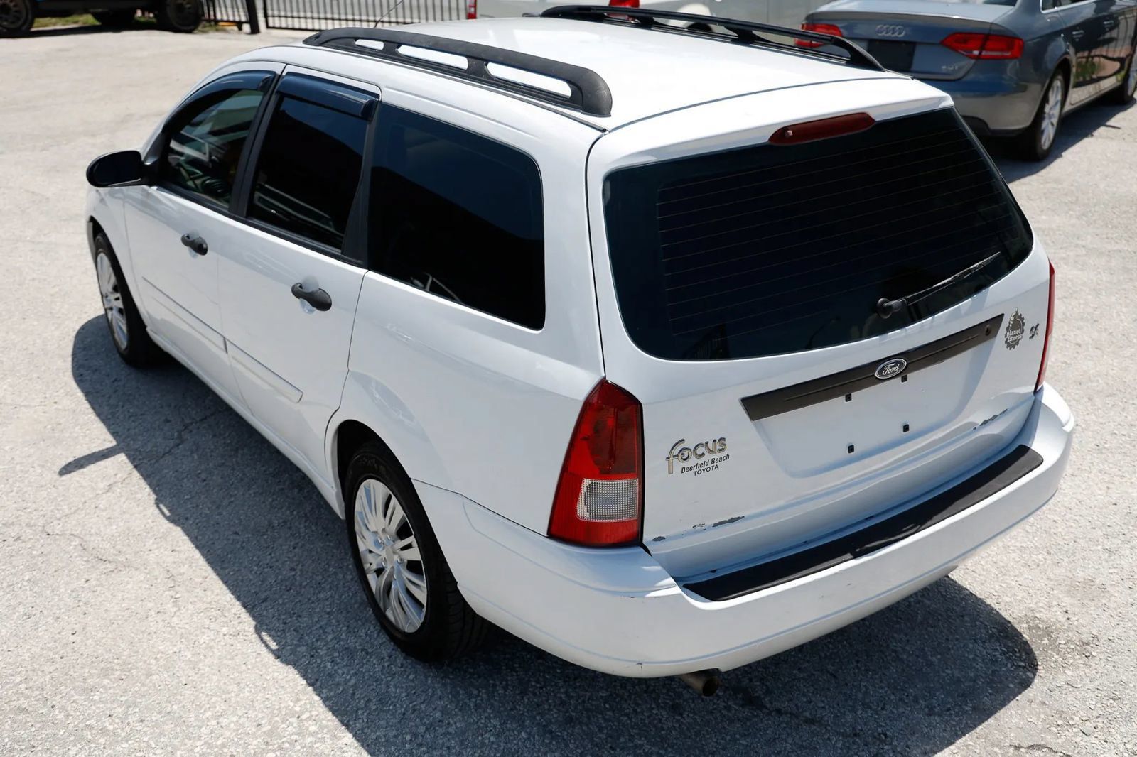 Used 2004 Ford Focus SE FWD image 4