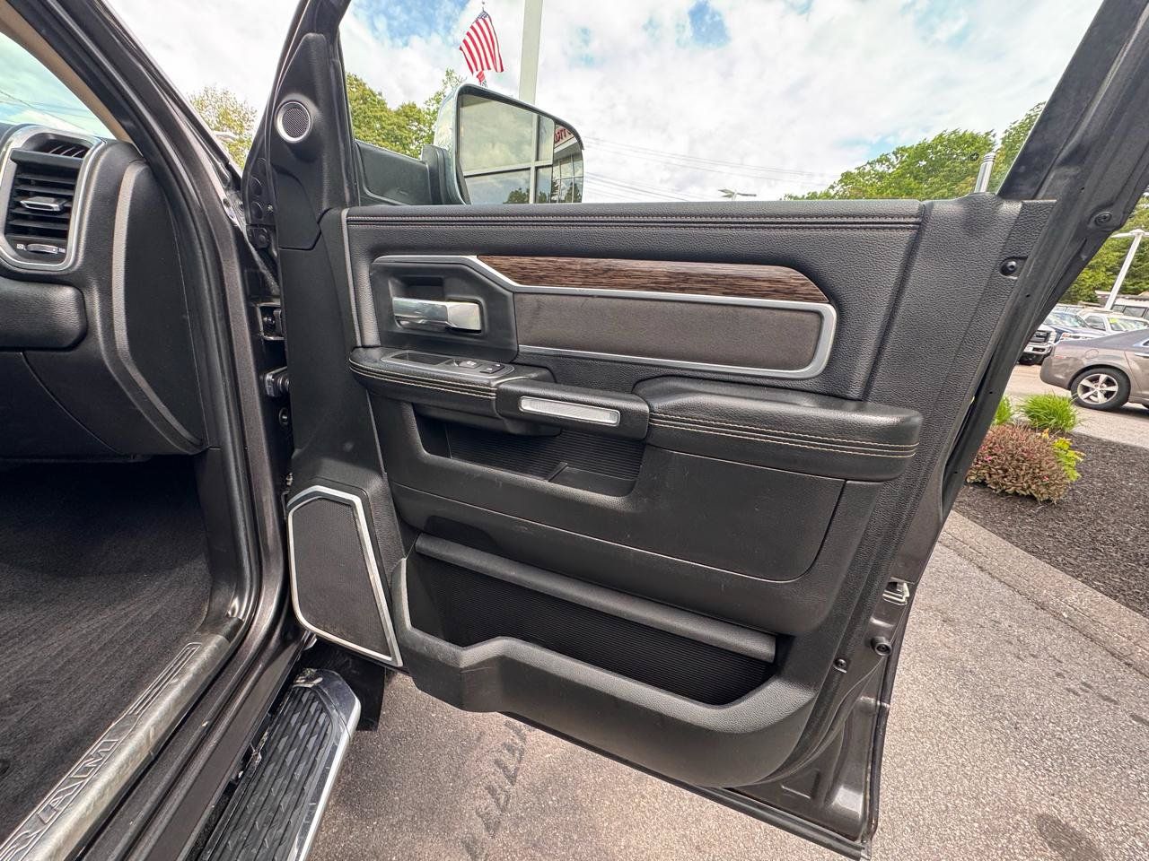 Used 2019 RAM 3500 Laramie AWD/4WD image 43