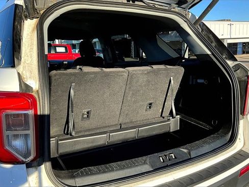Used 2020 Ford Explorer XLT w/ Comfort Package image 31