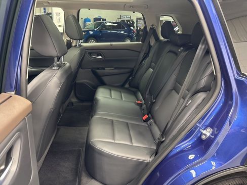 Used 2023 Nissan Rogue SV w/ SV Premium Package image 27