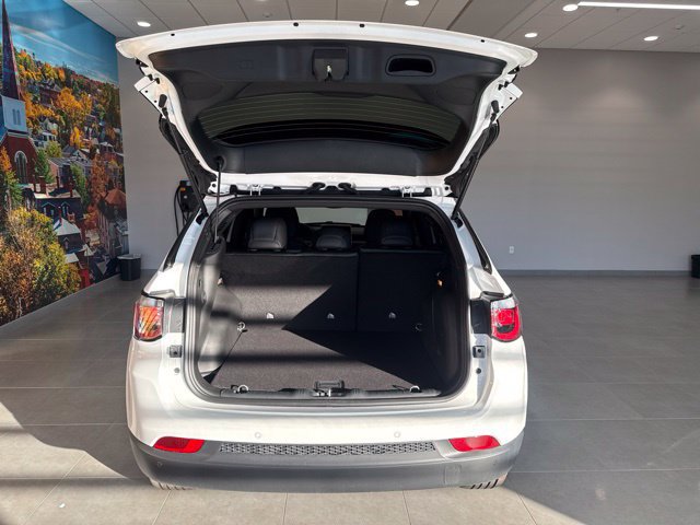 New 2026 Jeep Compass Limited w/ Sun, Sound & Navigation Group AWD/4WD image 47