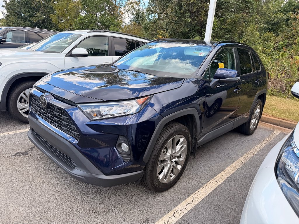 Used 2021 Toyota RAV4 XLE Premium FWD image 3