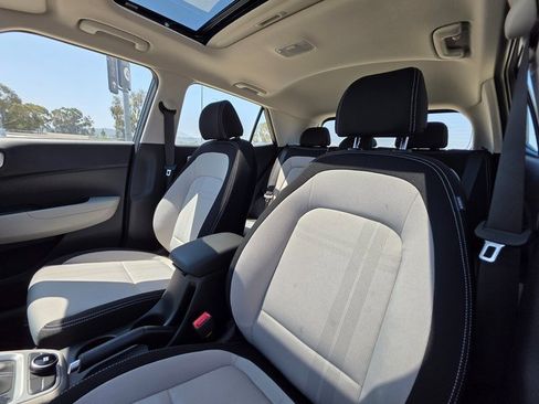 New 2025 Hyundai Venue SEL image 14