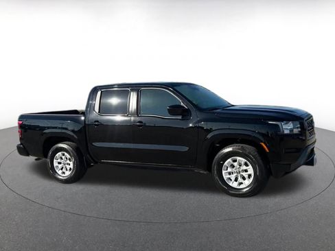 Used 2024 Nissan Frontier SV image 16