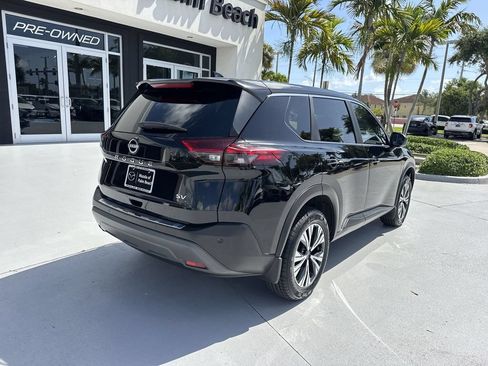 Used 2023 Nissan Rogue SV FWD image 3