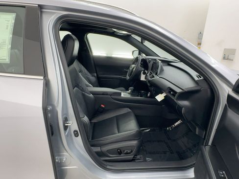New 2025 Lexus UX 300h FWD image 27