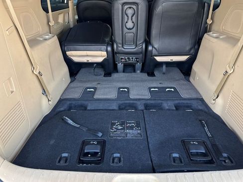 Used 2017 Kia Sedona LX w/ LX Essentials Premium Package image 16