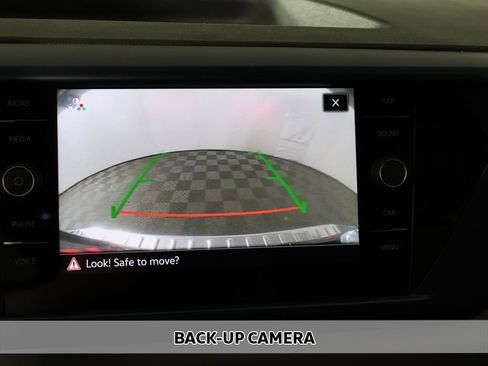 Used 2023 Volkswagen Taos SE w/ Panoramic Sunroof Package AWD/4WD image 6