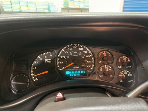 Used 2000 Chevrolet Silverado 1500 2WD Regular Cab w/ Exterior Appearance Pkg image 11