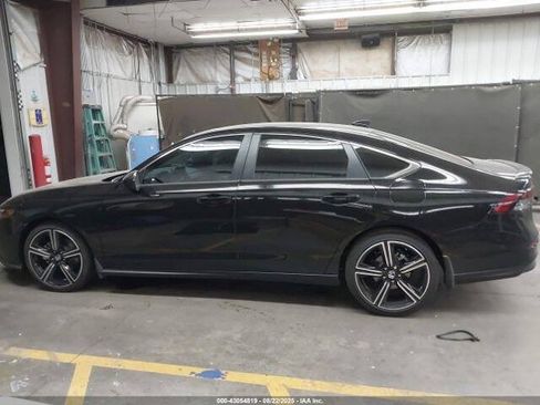 Used 2025 Honda Accord Sport image 13