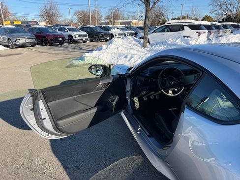 Used 2025 Toyota GR86 Premium w/ ALL Weather Mat Package (TMS) image 8