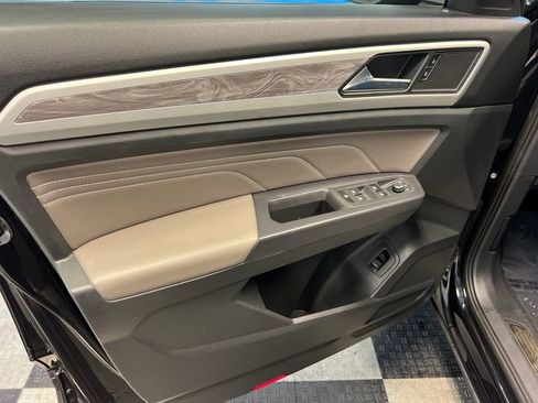 Used 2021 Volkswagen Atlas Cross Sport SE image 8