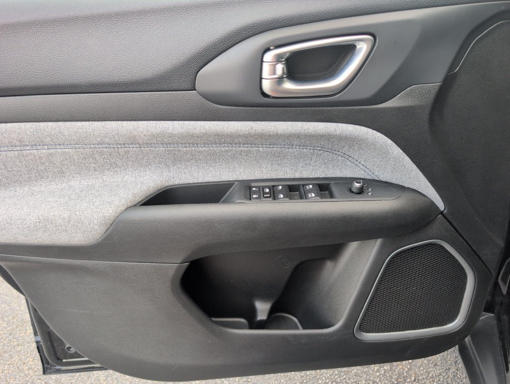 Used 2025 Jeep Compass Sport AWD/4WD image 16