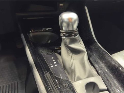 Used 2019 Toyota C-HR XLE image 20