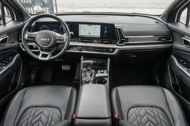 Certified 2025 Kia Sportage X-Pro Prestige AWD/4WD image 13