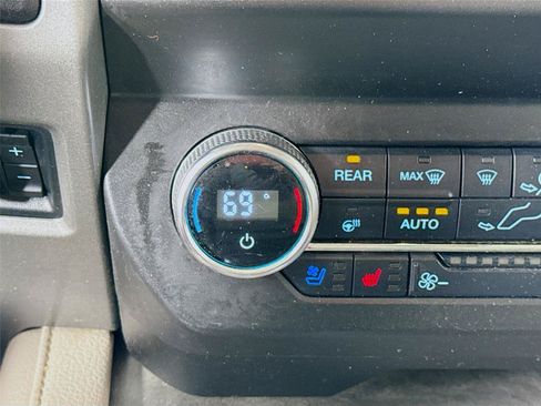 Used 2020 Ford Expedition Max XLT w/ Equipment Group 202A AWD/4WD image 14