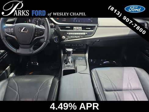 Used 2022 Lexus ES 300h Ultra Luxury w/ Accessory Package 2 FWD image 12