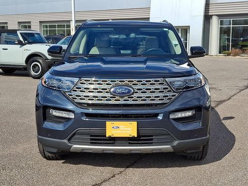 Certified 2022 Ford Explorer Limited w/ Limited Technology Package image 3