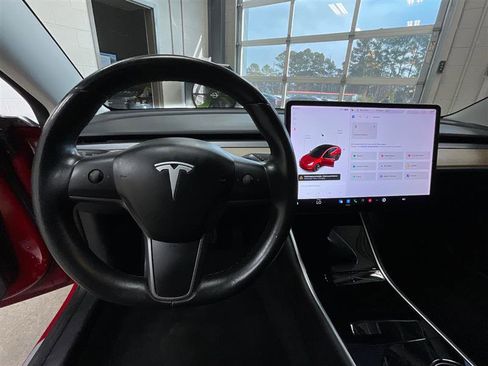 Used 2018 Tesla Model 3 Long Range image 14
