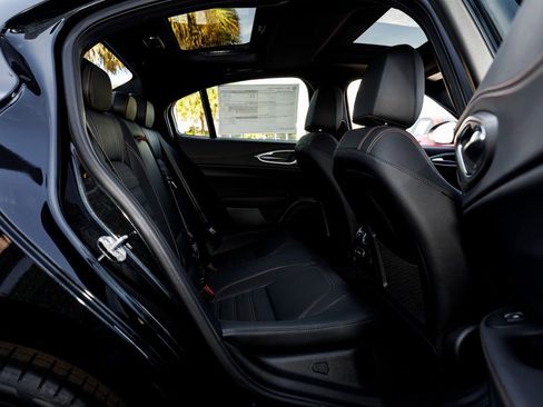 New 2025 Alfa Romeo Giulia AWD w/ Driving Assist Package image 34