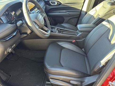 New 2026 Jeep Compass Latitude image 9