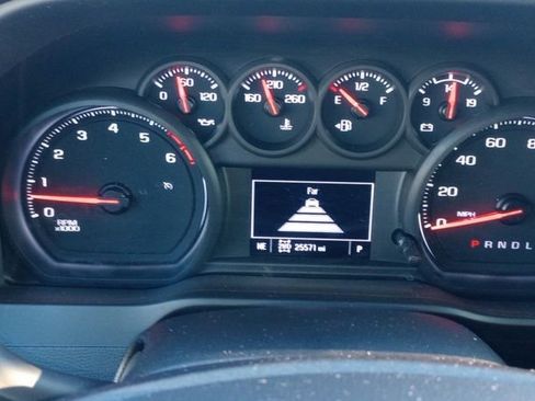 Used 2024 Chevrolet Silverado 2500 Custom w/ Custom Value Package image 11