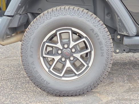 Used 2024 Jeep Wrangler Unlimited Rubicon w/ Convenience Group image 5