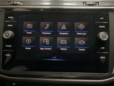 Used 2023 Volkswagen Tiguan SE w/ Panoramic Sunroof Package FWD image 47